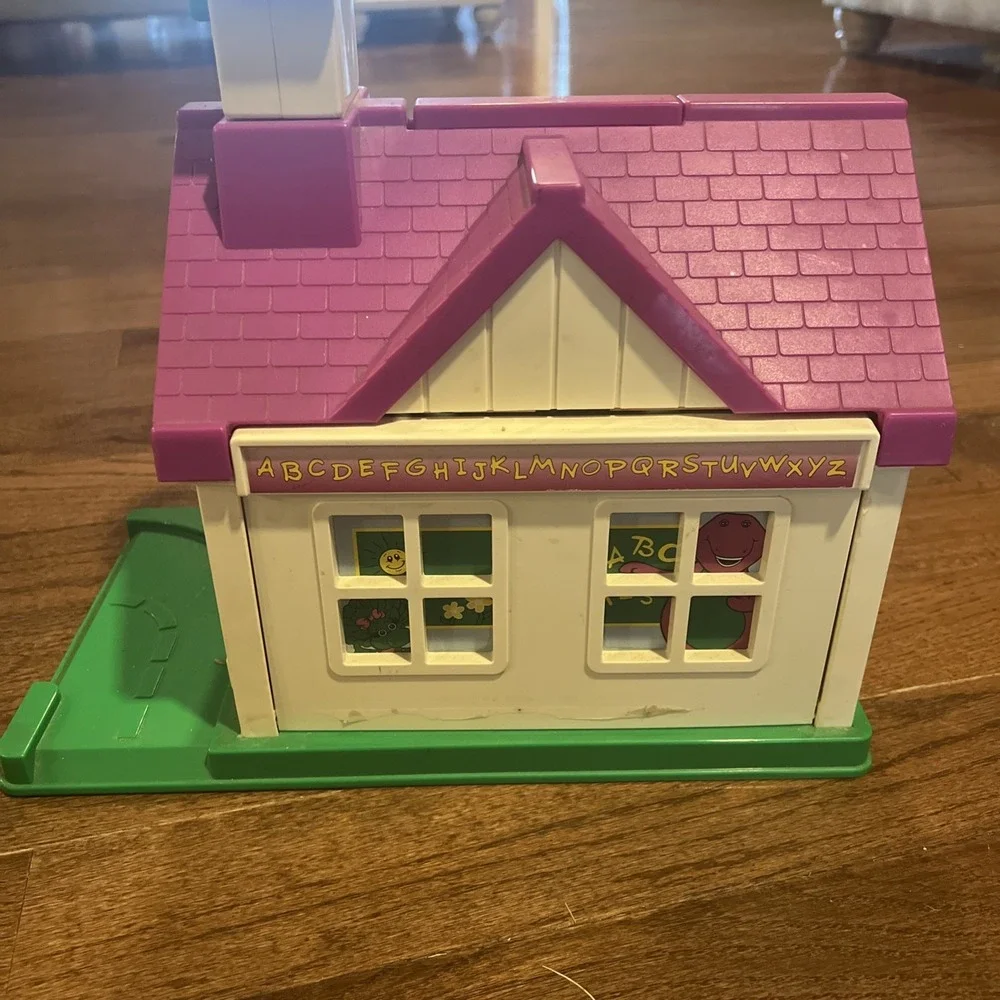 Vintage Barney The Dinosaur School Play House with 4 Accessories